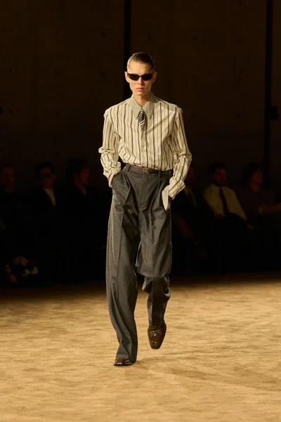 Look 40